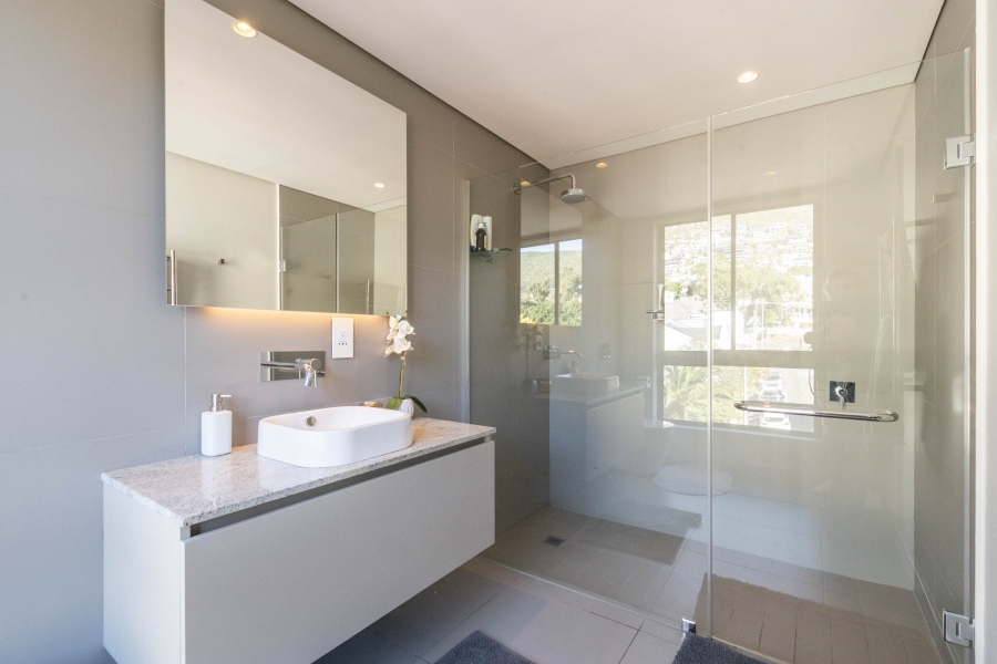 3 Bedroom Property for Sale in Sea Point Western Cape